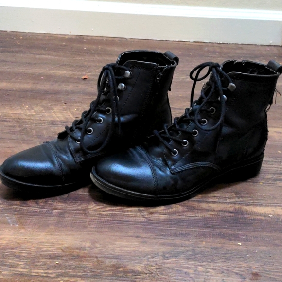 Black Lace-up Combat Boots by Madden Girl, water resistant - Picture 4 of 5